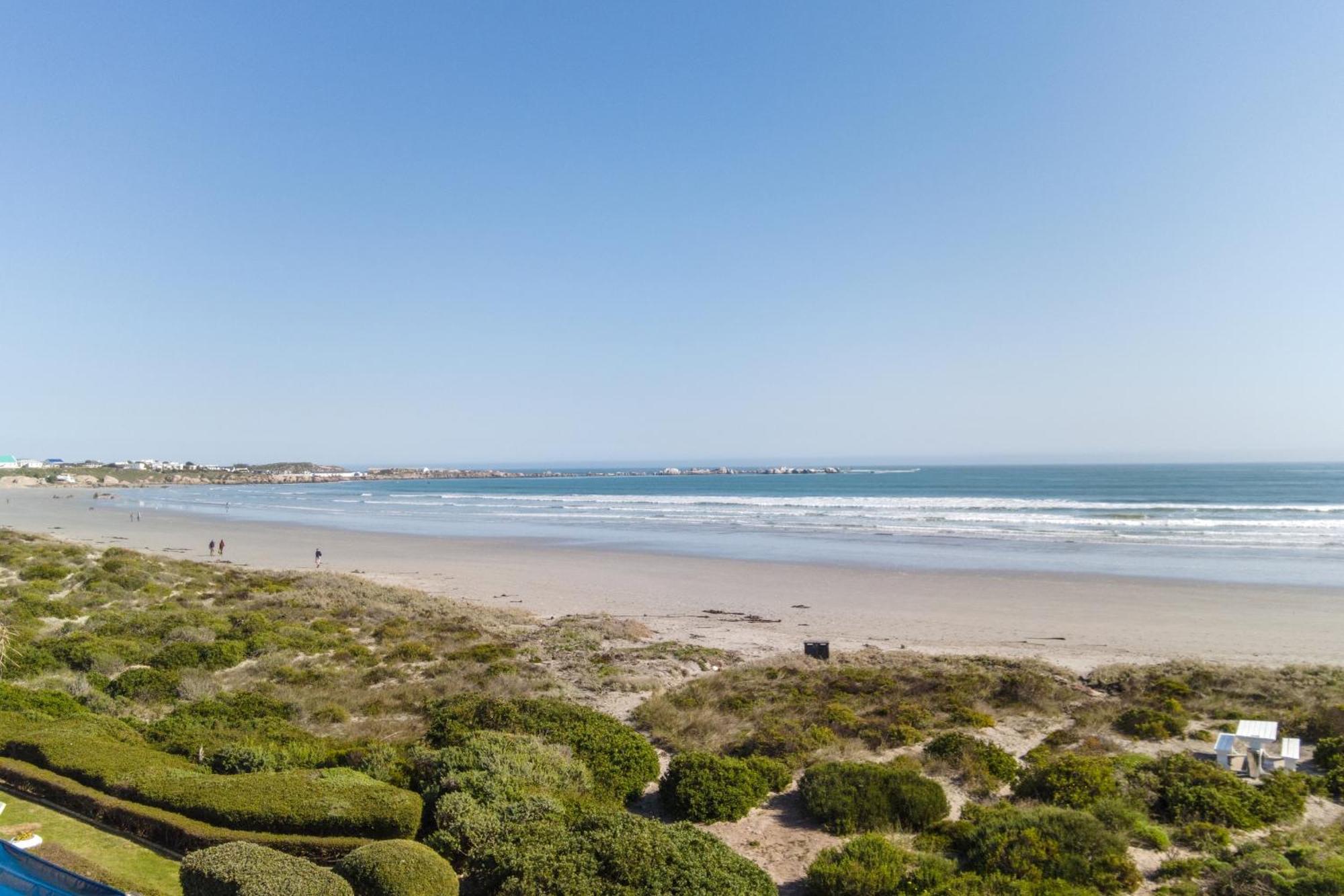 Over The Moon Paternoster Buitenkant foto